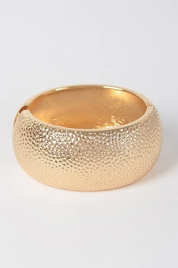 081424 Textured Metal Bangle Bracelet